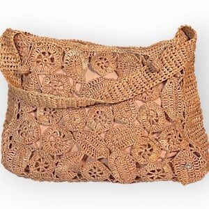 Elegant Bella Flora Woven Shoulder Bag - crochet raffia